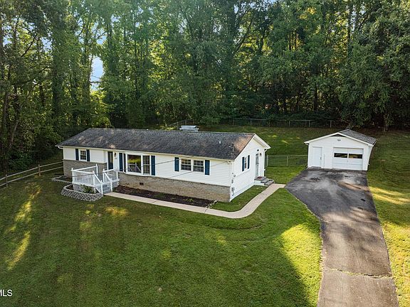 2nd image of 702 Jordan Rd