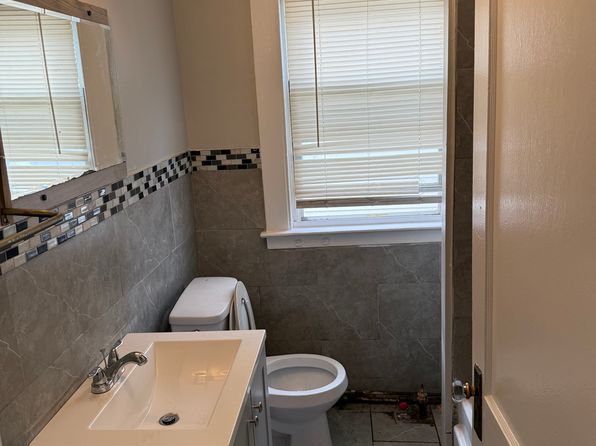 187 Circular Ave #2