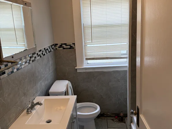 187 Circular Ave #2, Hamden, CT 06514