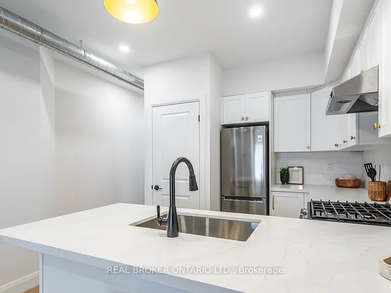 113 Catharine St N #1 — Photo 2