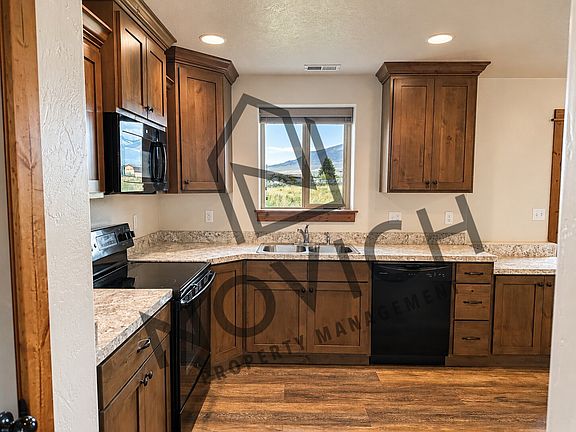2nd image of 86 Tuke Ln