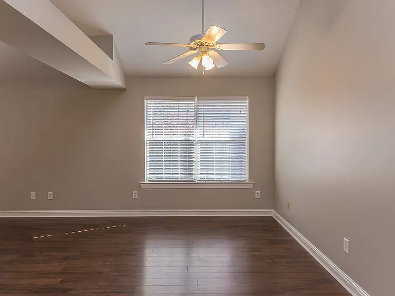 208 Ben Alex Ct — Photo 5