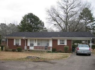 1043 E Poplar Ave, Selmer, TN 38375