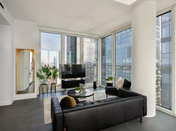 606 West 30th Street image 2 of 26