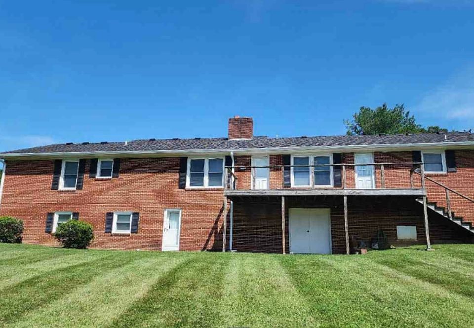 2nd image of 138 Jill Ln