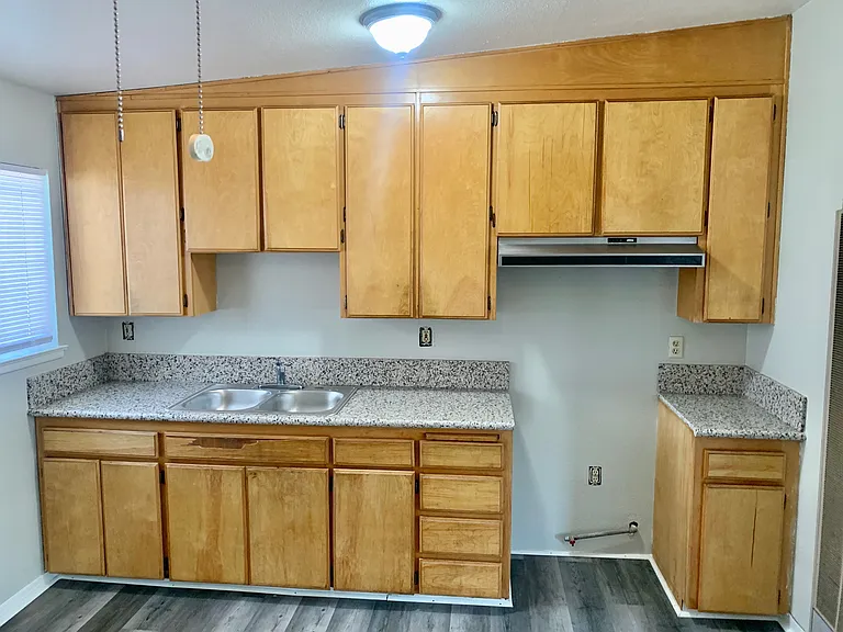 332 W Myers Ave — Photo 7