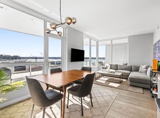118 Carrie Cates Ct #1210, North Vancouver, BC