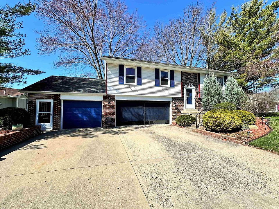 1st image of 716 Foxwood Dr