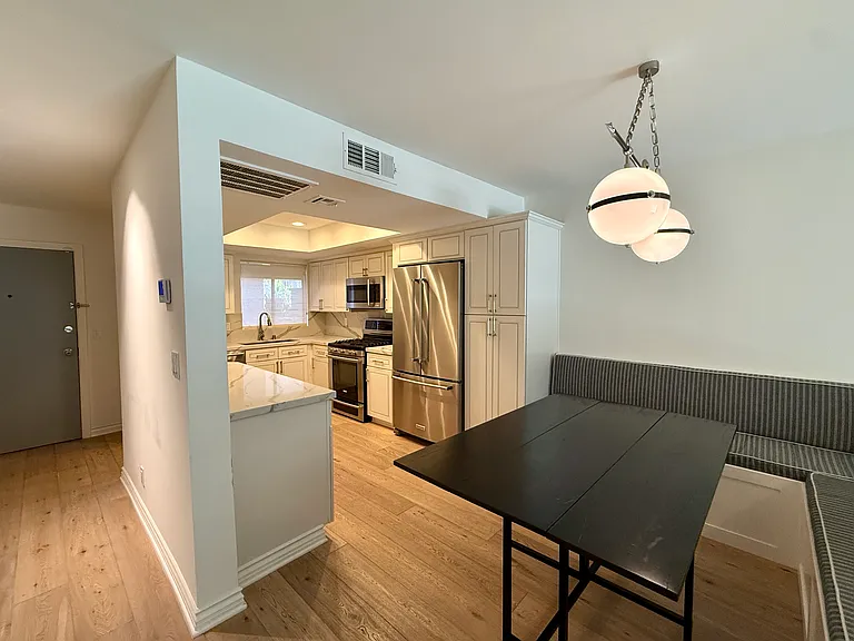 853 Larrabee St #6 — Photo 28