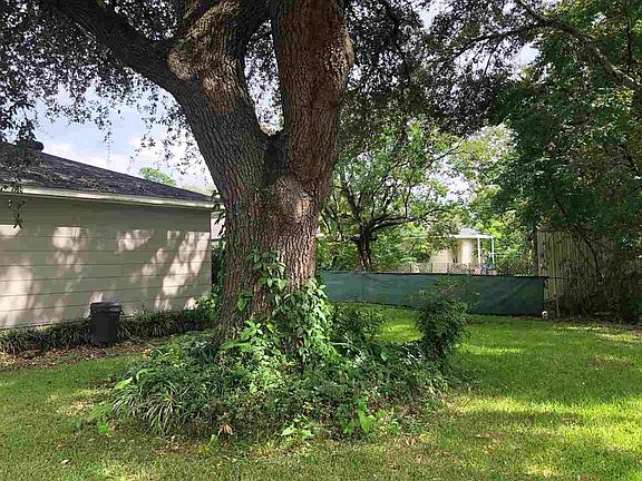4th image of 1303 Avenue H