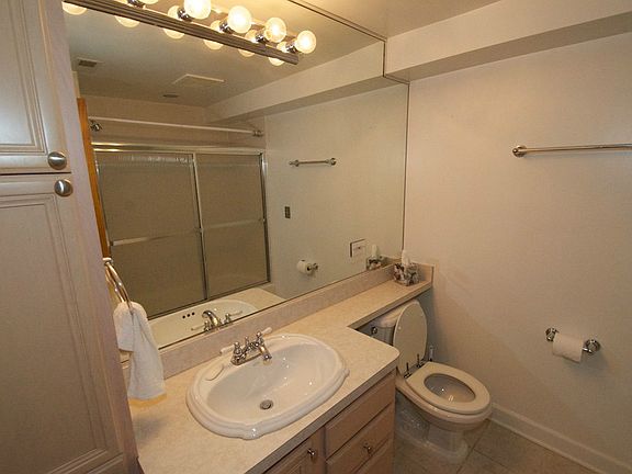 2nd image of 5042 N Winchester Ave #G