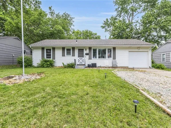 9206 Vaughn Ave, Raytown, MO 64133