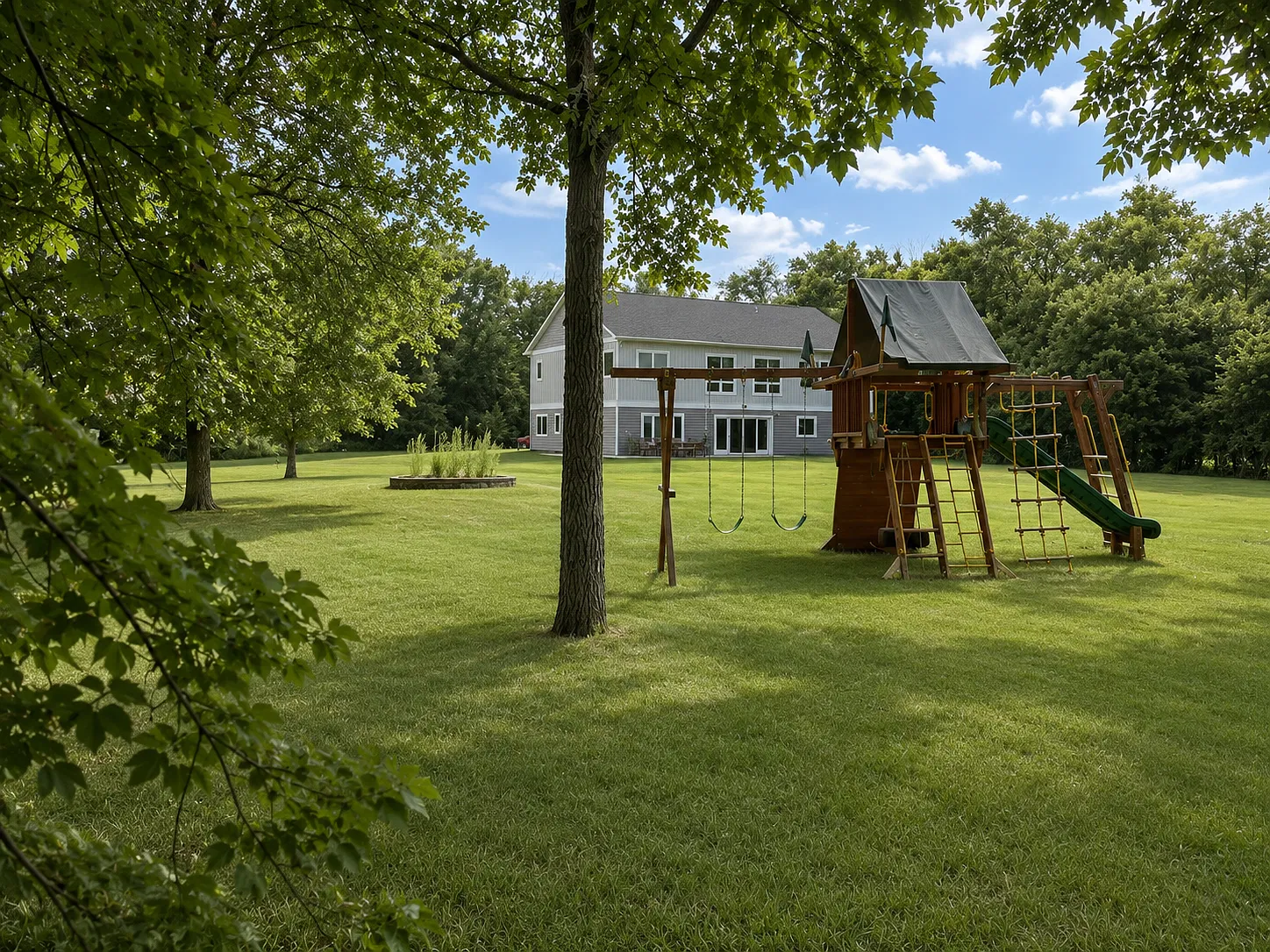 5 bed, 4000 sqft, $3,495 — Photo 3