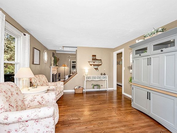 3rd image of 5 Chauncy Cir