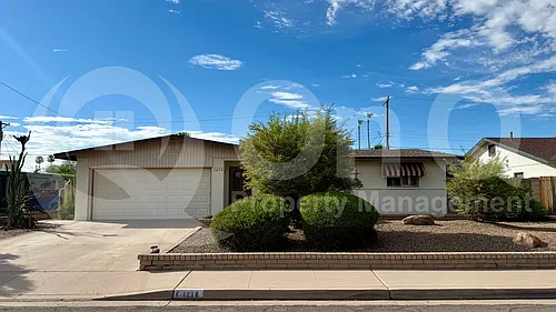 1218 E Alameda Dr Photo 1