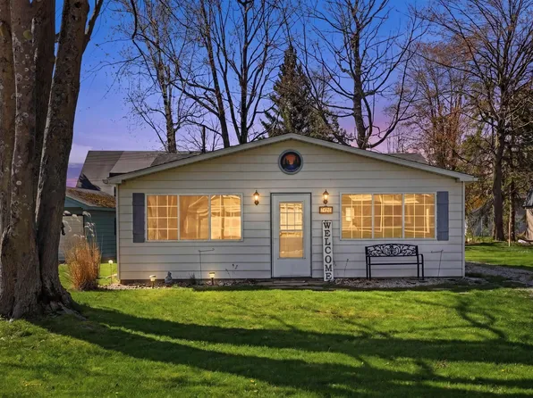 7426 Birchwood Rd, Lexington, MI 48450