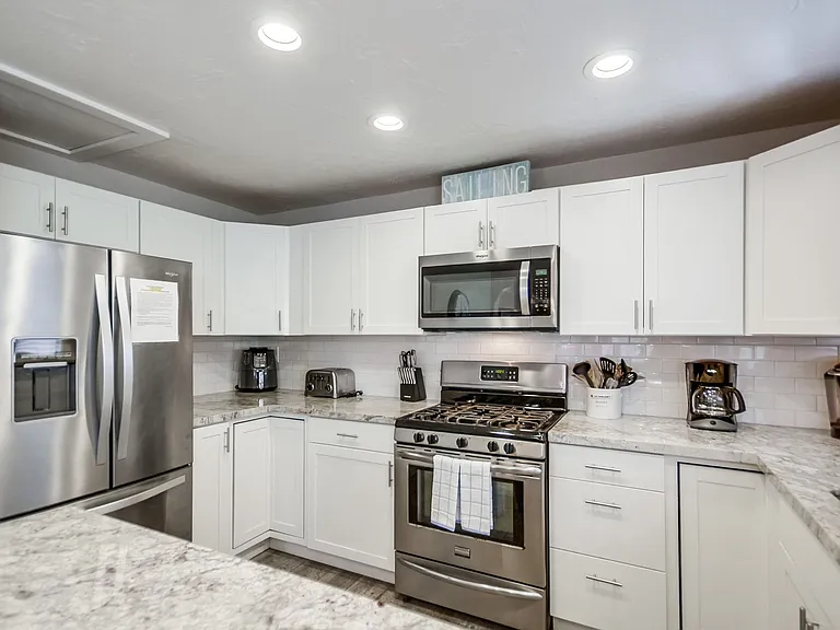 824 Island Ct #1 — Photo 30
