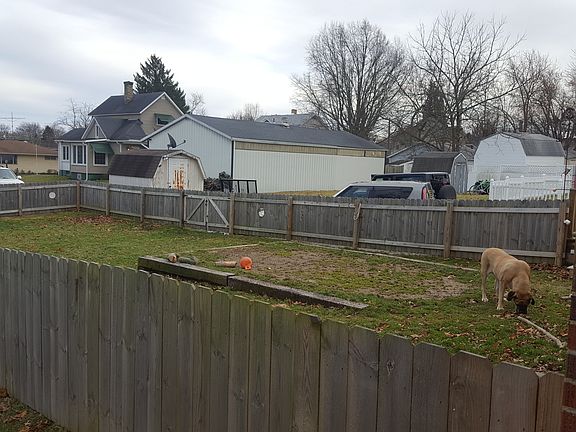 4th image of 2122 Clark Ave