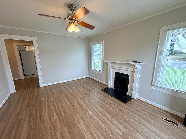 502 S Main St — Photo 11