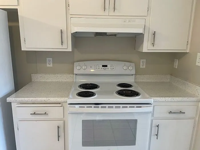 1424 N Craycroft Rd #8 — Photo 8
