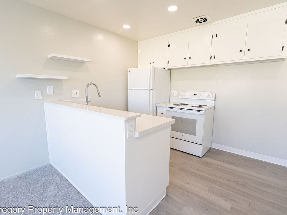 1st image of 1525 Schiller St #0