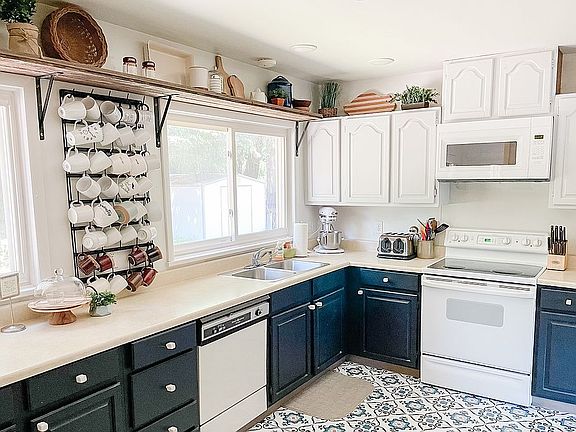 Updated Kitchen and Dining