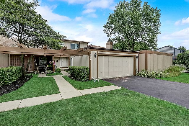 1st image of 547 N Woodfield Trl Unit 547