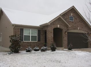 251 Winding Bluffs Ct, Fenton, MO