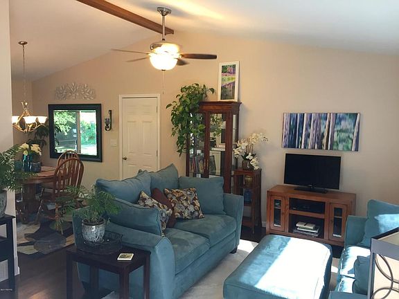 3rd image of 6222 George Ann Ct NE