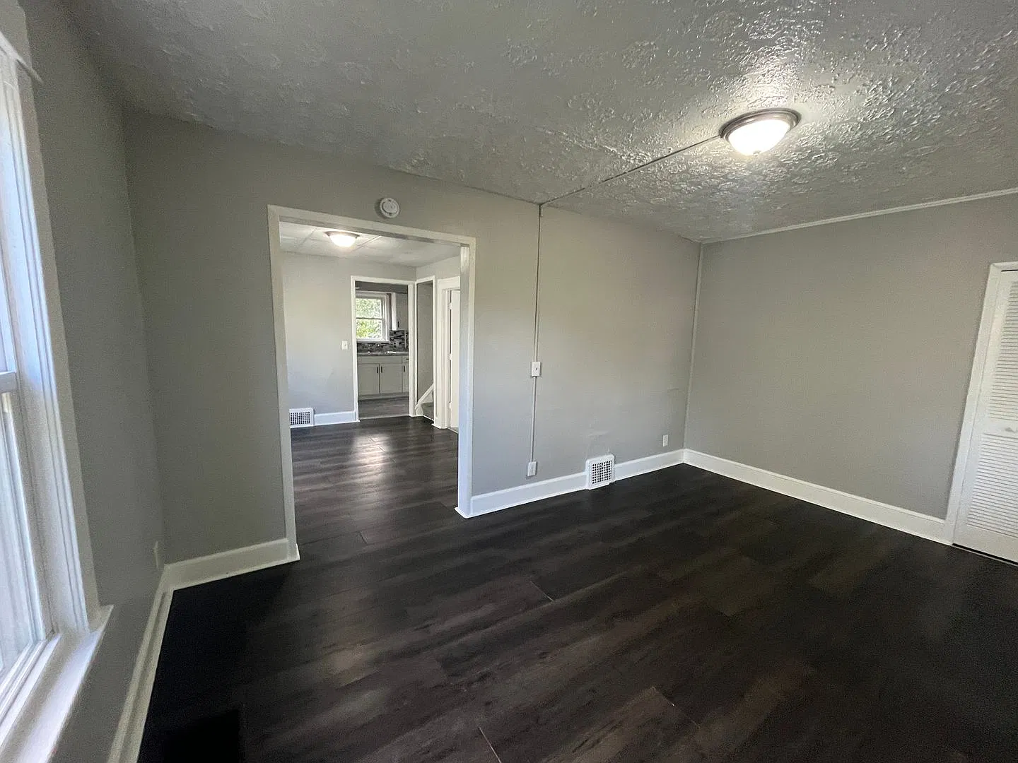 Cudell / Edgewater - 4 Bedroom Single Family Home — Photo 3