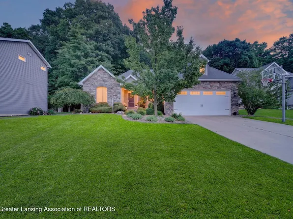 2040 Arbor Meadows Dr, Dewitt, MI 48820