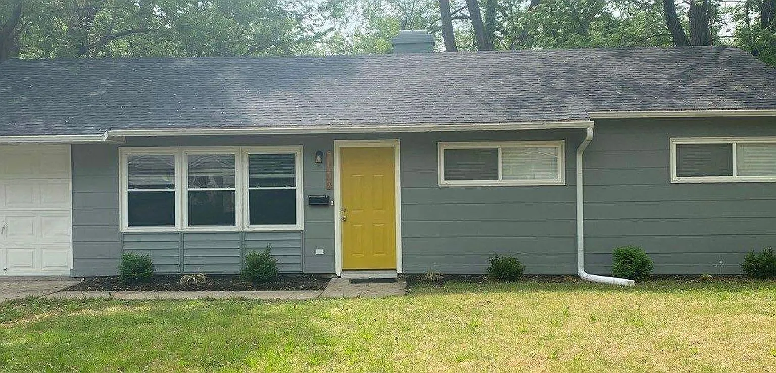 Room to Live, Work & PlayUpdated 4-Bedroom Home! — Photo 1