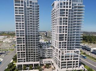 8960 Jane St #424, Vaughan, ON L4K 2M9