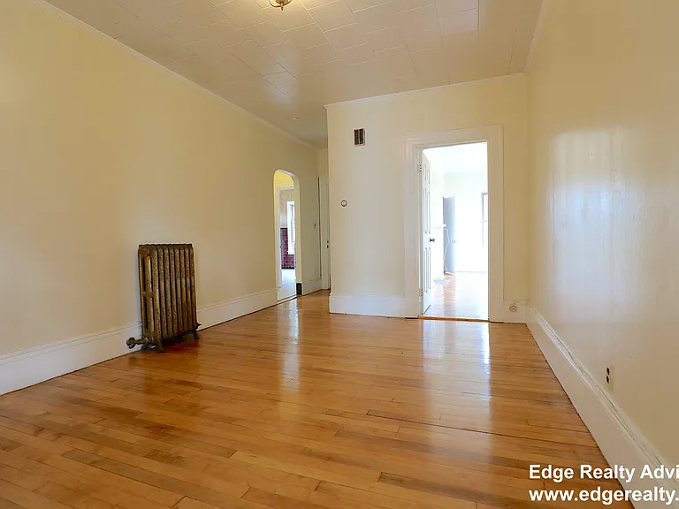 58 Leicester St #2 — Photo 13