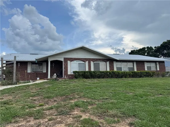 400 4th Ct, Frostproof, FL 33843