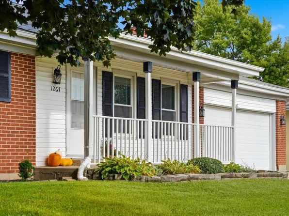 1267 Sunnymeade Dr, Rochelle, IL 61068