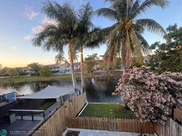 7023 NW 169th St, Hialeah, FL 33015