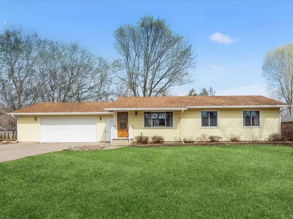 683 Northgate Dr, Winsted, MN 55395