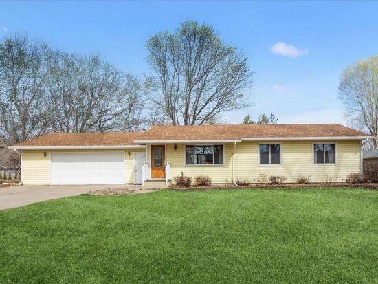 683 Northgate Dr, Winsted, MN 55395