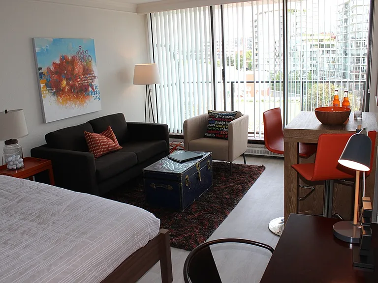 655 Douglas St — Photo 17