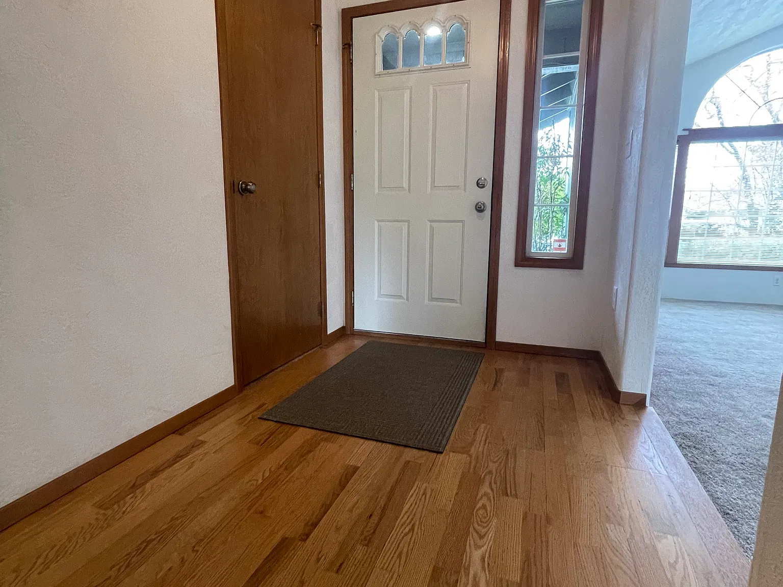 1123 Agate St — Photo 3