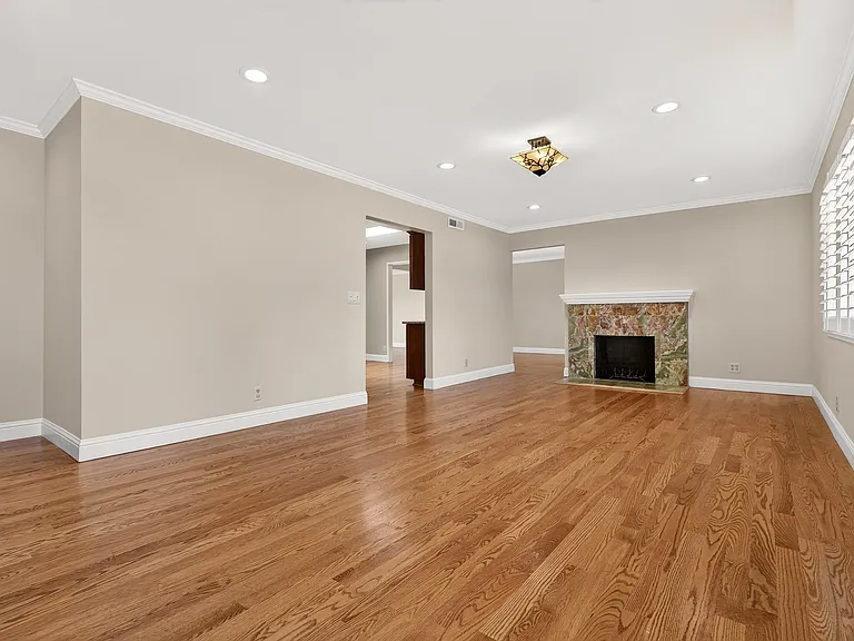 25 Bates Blvd — Photo 4