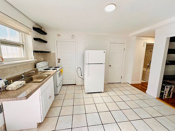 3rd image of 2178 Bergen Ave #2nd