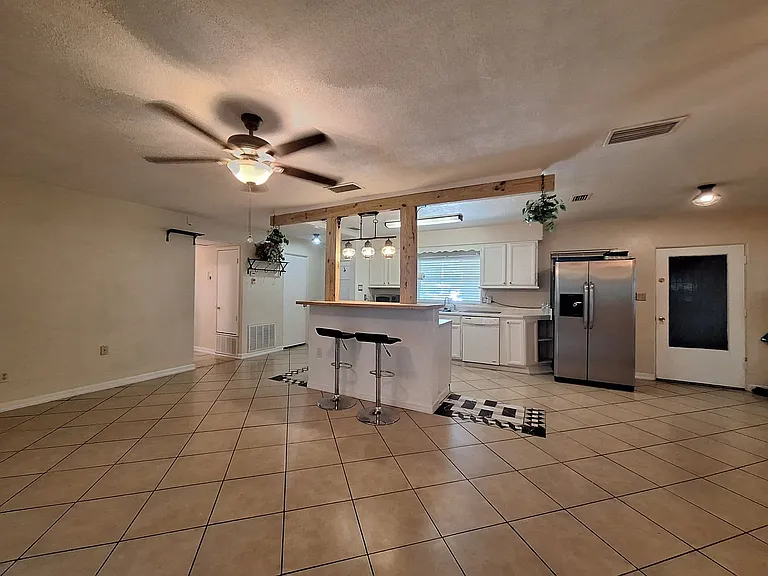 4006 Bayfront Pkwy — Photo 6