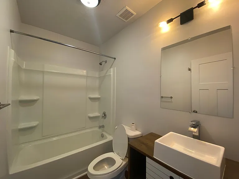 333 S Elizabeth St — Photo 7
