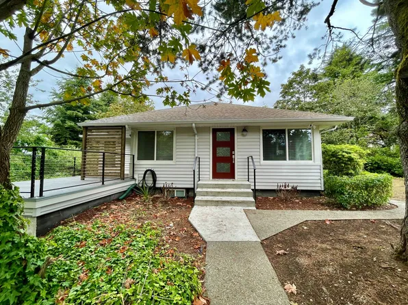 7605 Sunset Cir W, University Place, WA 98466