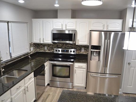 4th image of 125 E Cumberland Cir