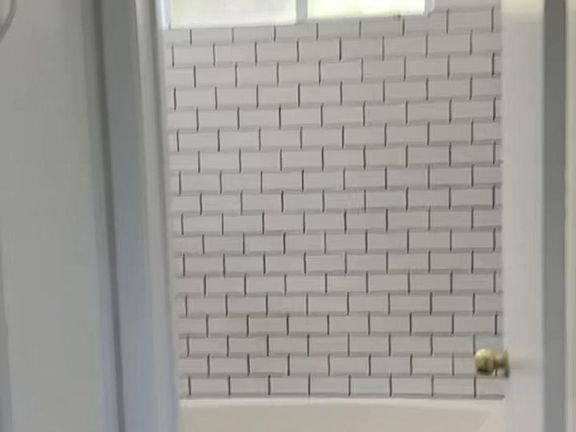 4th image of 1570 W 205th St APT 2
