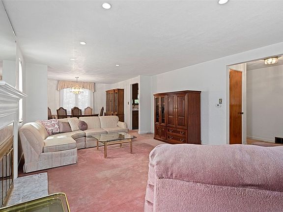 3rd image of 104 Highland Rd