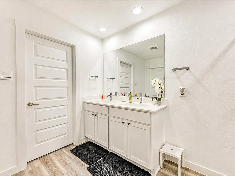 3238 Derry Hill Dr — Photo 34